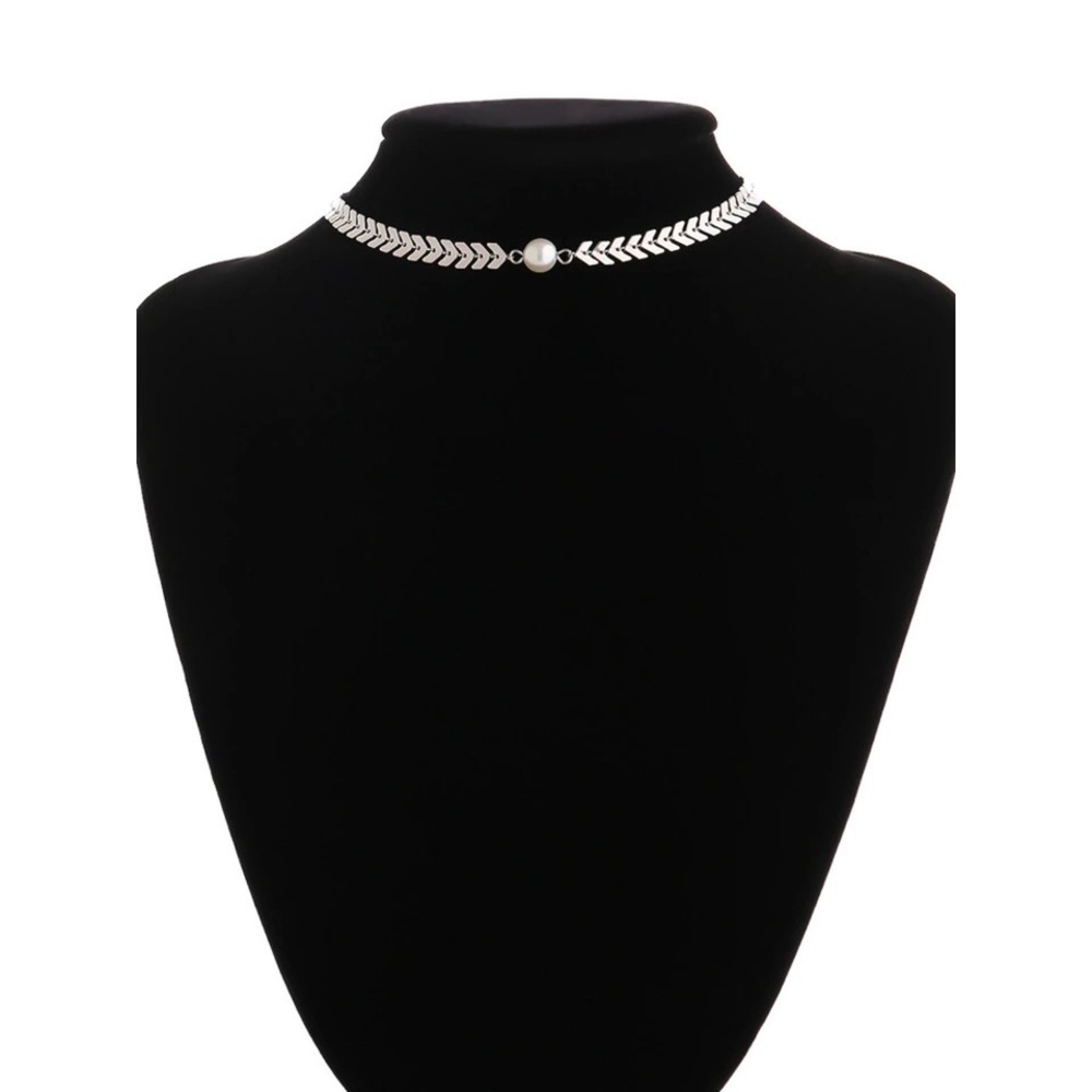Pear Fishbone Choker Necklace